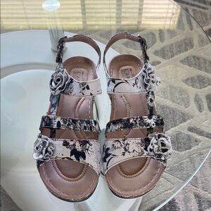 L’Artiste Joelina-Dazi-Grym spring step  Floral  Sandals size 41 / US 10